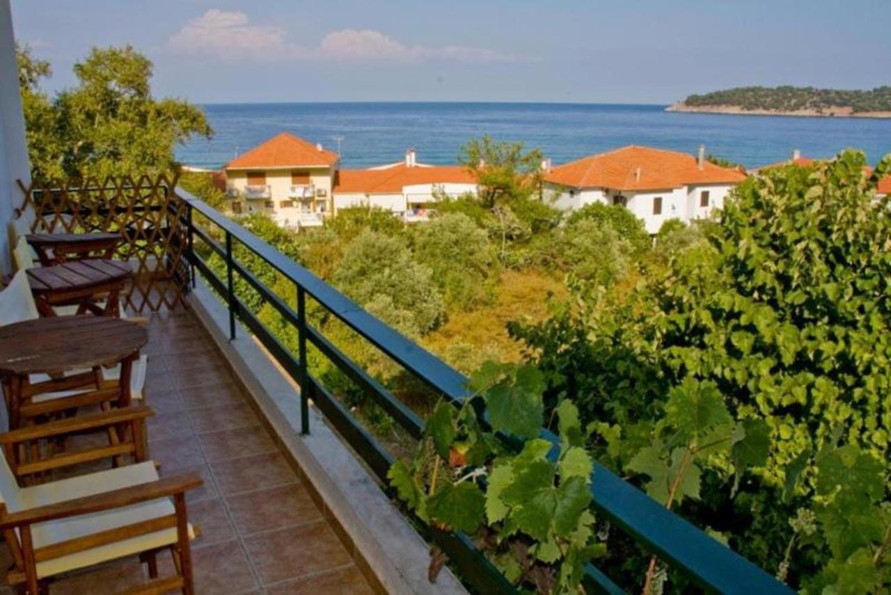 Blue Bay Beach Hotel Kinira Exterior foto