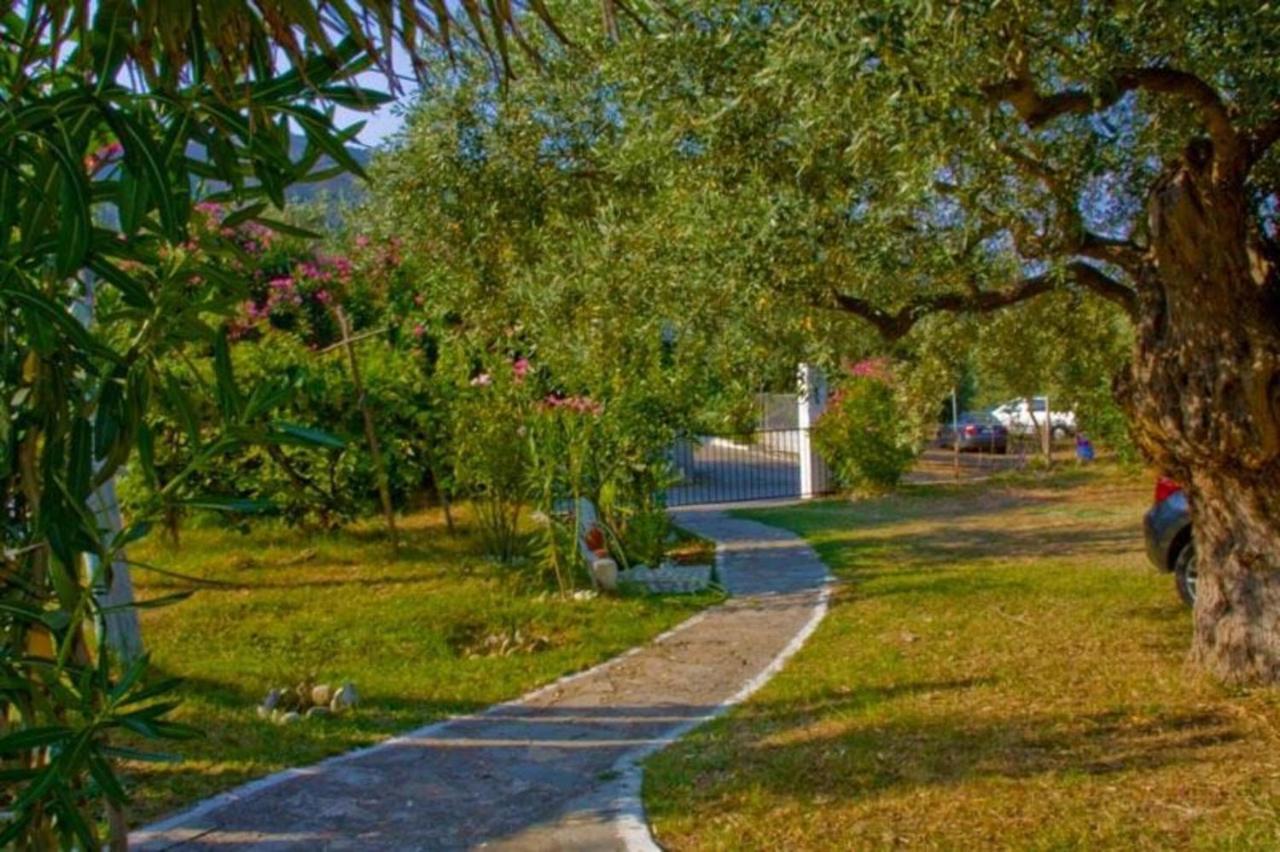 Blue Bay Beach Hotel Kinira Exterior foto