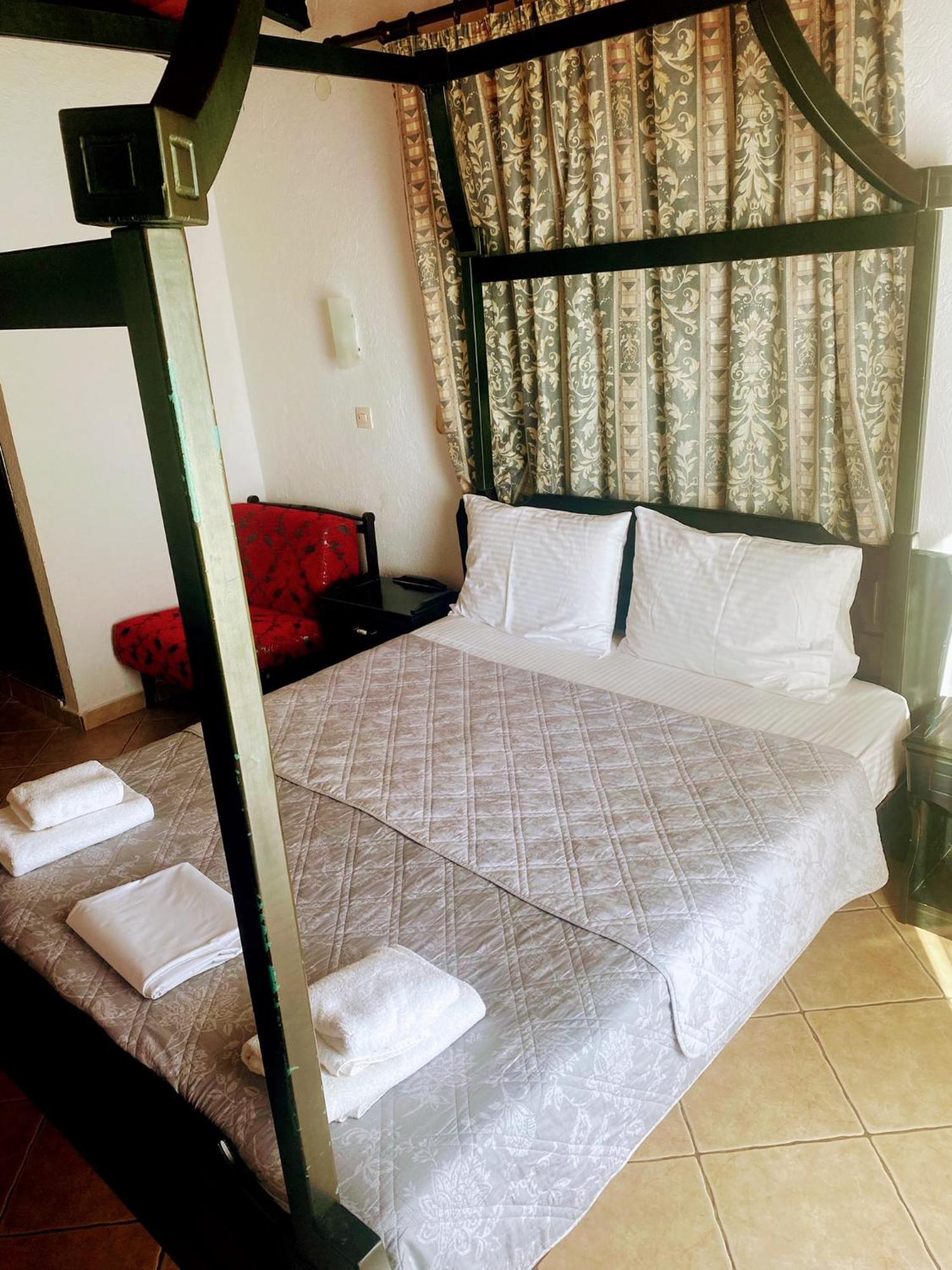 Blue Bay Beach Hotel Kinira Exterior foto